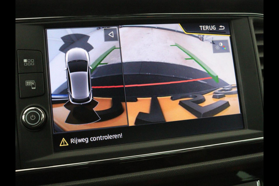 Seat Leon 1.4 TSI FR Xcellence | Panoramadak | Camera | Stoelverwarming | Half leder/Alcantara | Carplay | Full LED