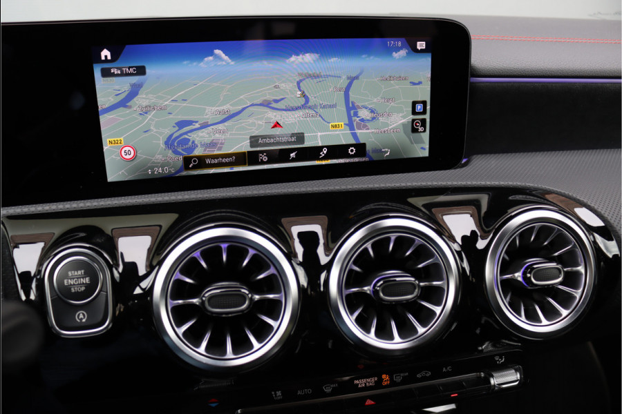 Mercedes-Benz CLA-Klasse 180 AMG Line Aut7 | Memorypakket | Panoramadak | Burmester | Augmented Reality | Sfeerverlichting | Camera | Nightpakket |