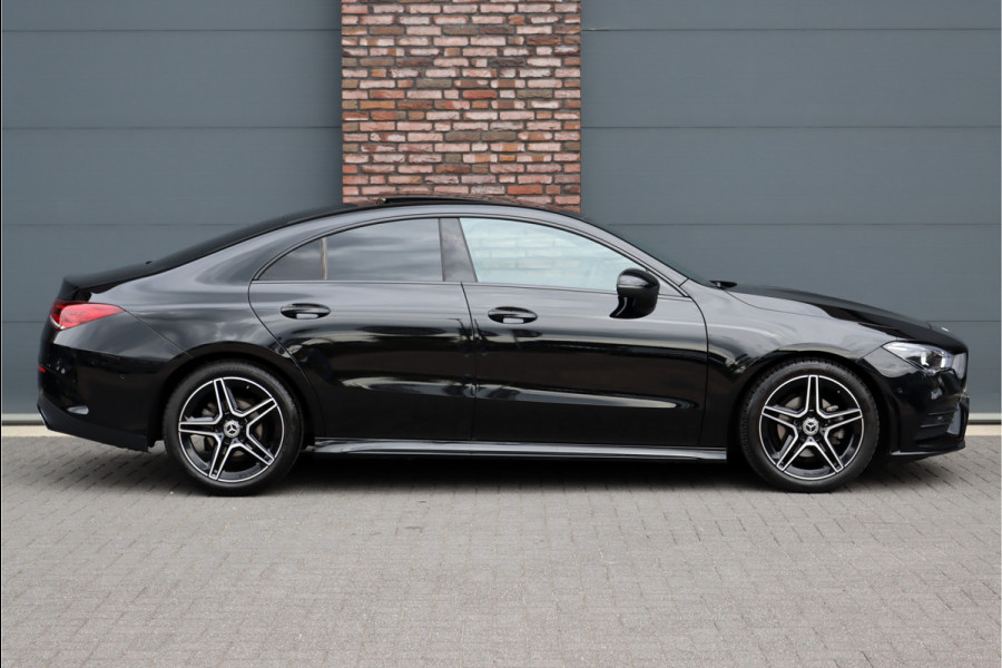 Mercedes-Benz CLA-Klasse 180 AMG Line Aut7 | Memorypakket | Panoramadak | Burmester | Augmented Reality | Sfeerverlichting | Camera | Nightpakket |