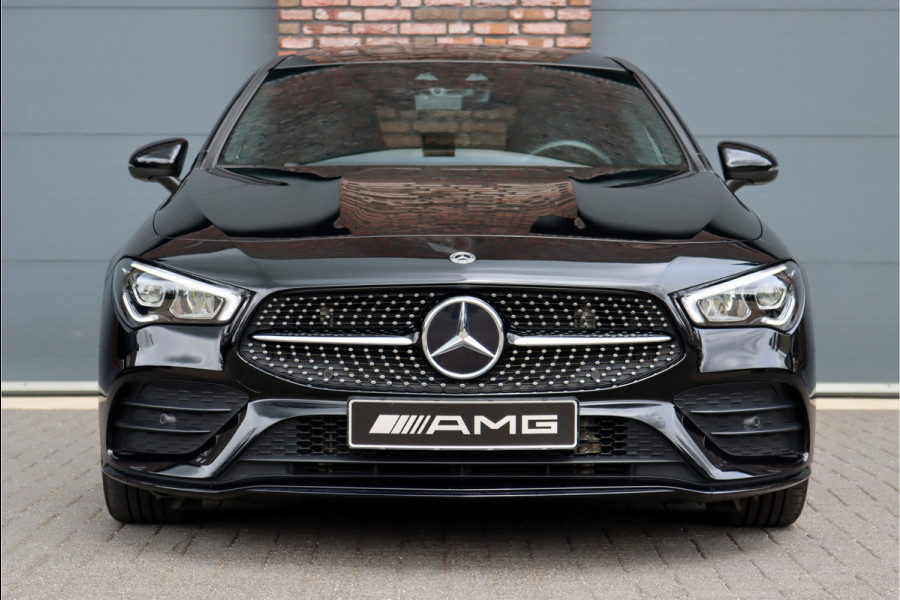 Mercedes-Benz CLA-Klasse 180 AMG Line Aut7 | Memorypakket | Panoramadak | Burmester | Augmented Reality | Sfeerverlichting | Camera | Nightpakket |