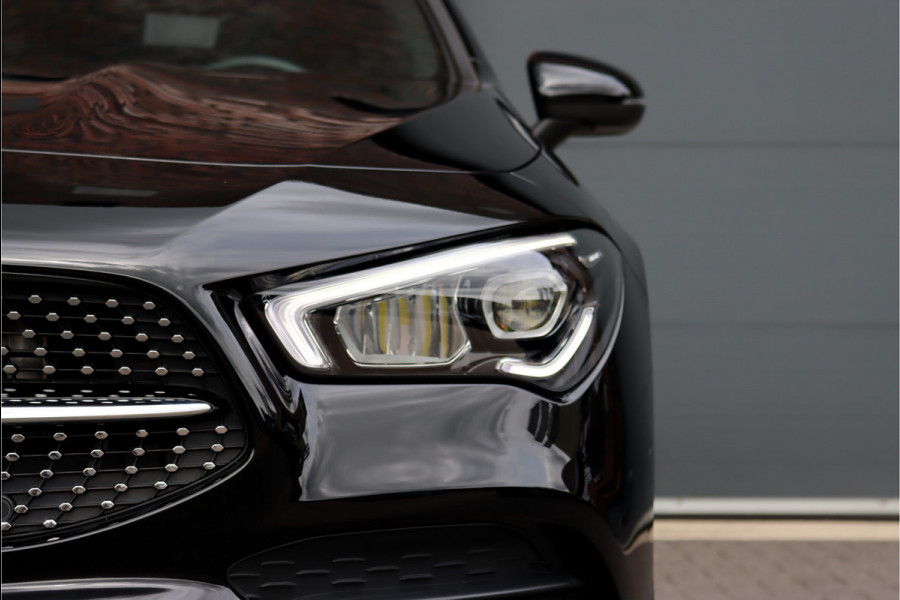 Mercedes-Benz CLA-Klasse 180 AMG Line Aut7 | Memorypakket | Panoramadak | Burmester | Augmented Reality | Sfeerverlichting | Camera | Nightpakket |