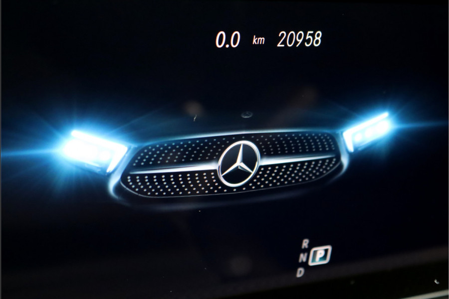 Mercedes-Benz CLA-Klasse 180 AMG Line Aut7 | Memorypakket | Panoramadak | Burmester | Augmented Reality | Sfeerverlichting | Camera | Nightpakket |