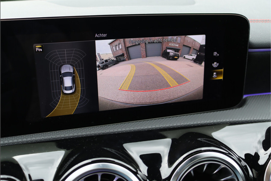 Mercedes-Benz CLA-Klasse 180 AMG Line Aut7 | Memorypakket | Panoramadak | Burmester | Augmented Reality | Sfeerverlichting | Camera | Nightpakket |