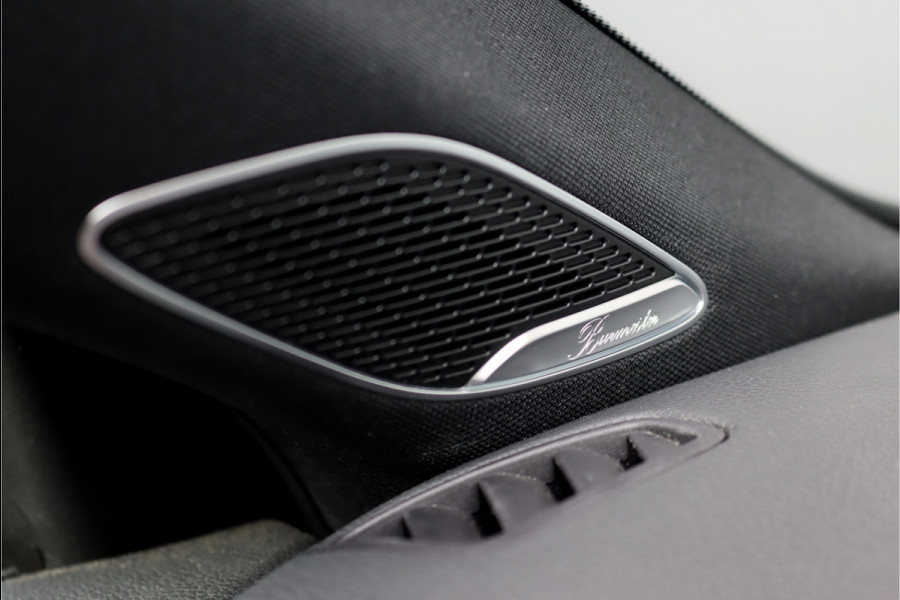 Mercedes-Benz CLA-Klasse 180 AMG Line Aut7 | Memorypakket | Panoramadak | Burmester | Augmented Reality | Sfeerverlichting | Camera | Nightpakket |