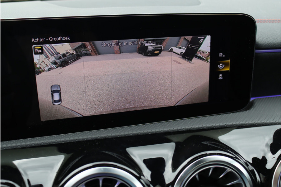 Mercedes-Benz CLA-Klasse 180 AMG Line Aut7 | Memorypakket | Panoramadak | Burmester | Augmented Reality | Sfeerverlichting | Camera | Nightpakket |