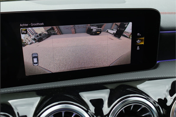 Mercedes-Benz CLA-Klasse 180 AMG Line Aut7 | Memorypakket | Panoramadak | Burmester | Augmented Reality | Sfeerverlichting | Camera | Nightpakket |