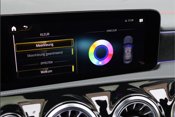 Mercedes-Benz CLA-Klasse 180 AMG Line Aut7 | Memorypakket | Panoramadak | Burmester | Augmented Reality | Sfeerverlichting | Camera | Nightpakket |