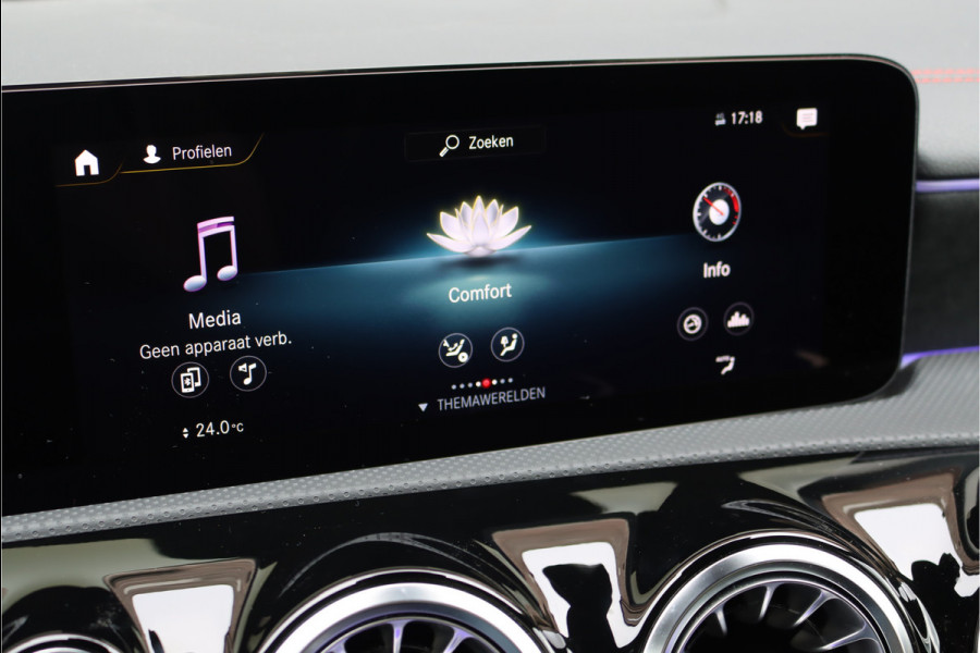 Mercedes-Benz CLA-Klasse 180 AMG Line Aut7 | Memorypakket | Panoramadak | Burmester | Augmented Reality | Sfeerverlichting | Camera | Nightpakket |