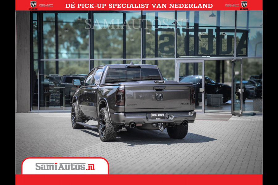 Dodge Ram 1500 Laramie Night 5,7 V8 402PK | Krachtige Hemi | Zeer Rijk Uitgevoerd | Comfortabele Dubbele Cabine met Royale 5 Zitplaatsen | BPM vrij | Nu Leverbaar uit Voorraad | Voorraad Nr 2371 - 2297