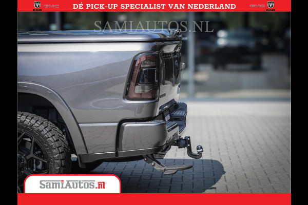 Dodge Ram 1500 Laramie Night 5,7 V8 402PK | Krachtige Hemi | Zeer Rijk Uitgevoerd | Comfortabele Dubbele Cabine met Royale 5 Zitplaatsen | BPM vrij | Nu Leverbaar uit Voorraad | Voorraad Nr 2371 - 2297