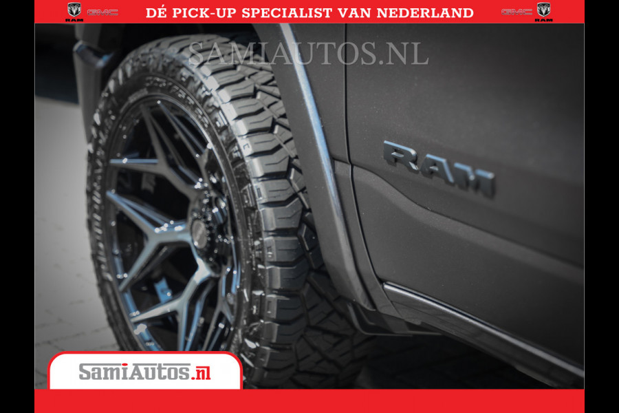 Dodge Ram 1500 Laramie Night 5,7 V8 402PK | Krachtige Hemi | Zeer Rijk Uitgevoerd | Comfortabele Dubbele Cabine met Royale 5 Zitplaatsen | BPM vrij | Nu Leverbaar uit Voorraad | Voorraad Nr 2371 - 2297