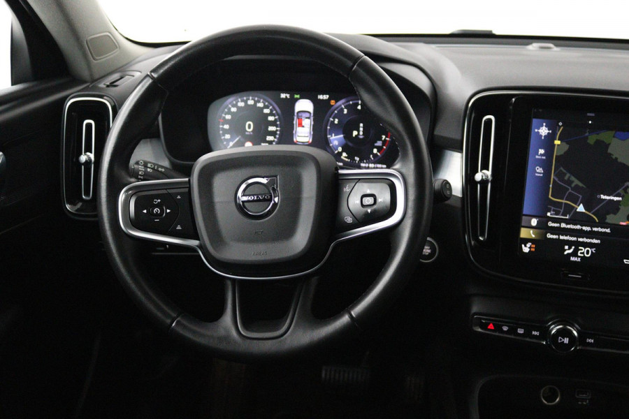 Volvo XC40 2.0 T4 Inscription (TREKHAAK, STOEL/STUUR VERWARMING, ACHTERUITRIJCAMERA, NAVIGATIE, SENSOREN, NL-AUTO)