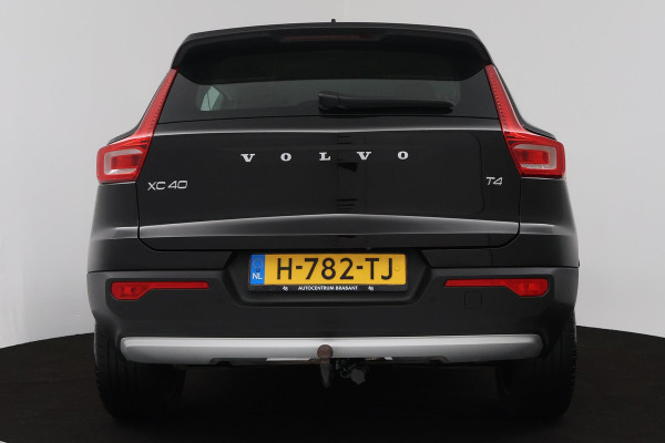 Volvo XC40 2.0 T4 Inscription (TREKHAAK, STOEL/STUUR VERWARMING, ACHTERUITRIJCAMERA, NAVIGATIE, SENSOREN, NL-AUTO)