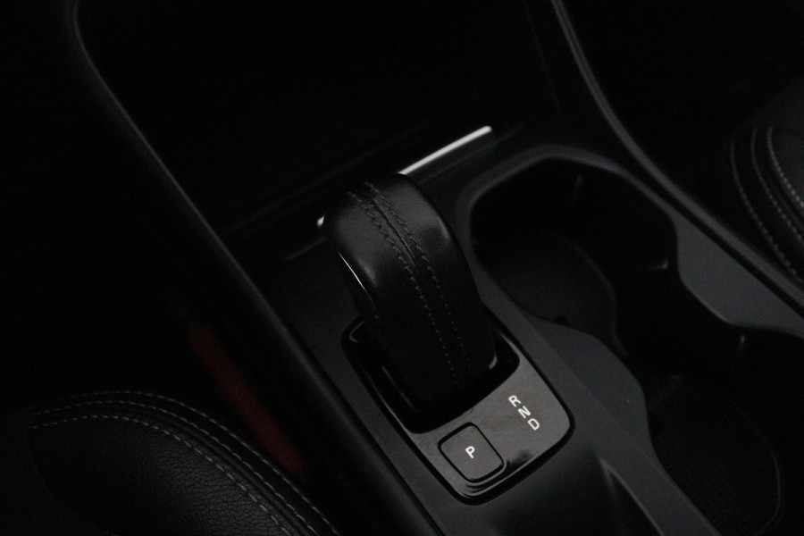 Volvo XC40 2.0 T4 Inscription (TREKHAAK, STOEL/STUUR VERWARMING, ACHTERUITRIJCAMERA, NAVIGATIE, SENSOREN, NL-AUTO)