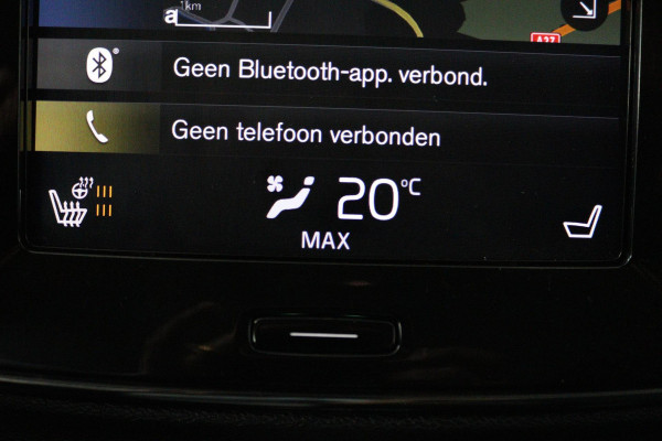 Volvo XC40 2.0 T4 Inscription (TREKHAAK, STOEL/STUUR VERWARMING, ACHTERUITRIJCAMERA, NAVIGATIE, SENSOREN, NL-AUTO)