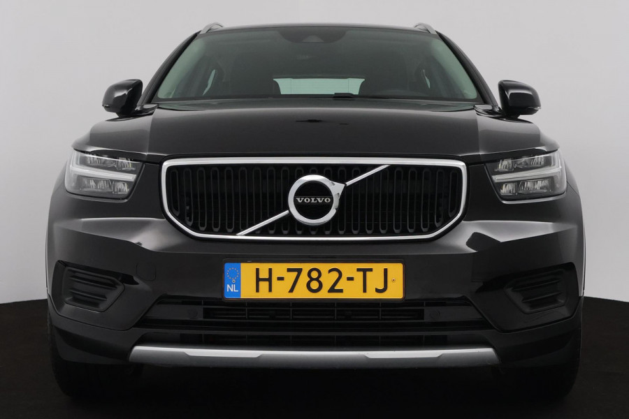 Volvo XC40 2.0 T4 Inscription (TREKHAAK, STOEL/STUUR VERWARMING, ACHTERUITRIJCAMERA, NAVIGATIE, SENSOREN, NL-AUTO)