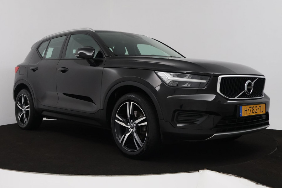 Volvo XC40 2.0 T4 Inscription (TREKHAAK, STOEL/STUUR VERWARMING, ACHTERUITRIJCAMERA, NAVIGATIE, SENSOREN, NL-AUTO)