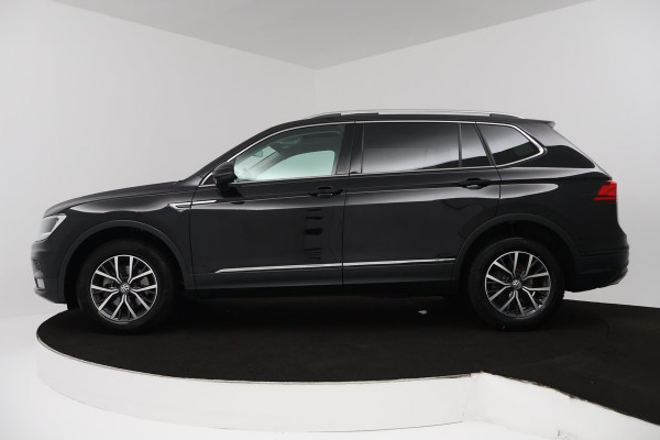 Volkswagen Tiguan Allspace 1.5 TSI Comfortline Business (PANORAMADAK, TREKHAAK, CAMERA, STOELVERWARMING, CARPLAY, CRUISE ADAPTIEF)