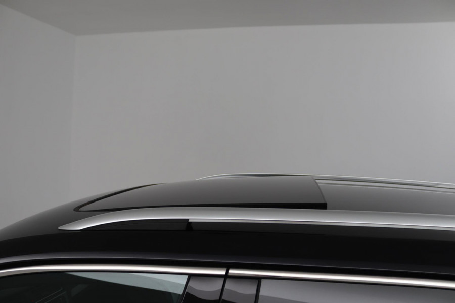 Volkswagen Tiguan Allspace 1.5 TSI Comfortline Business (PANORAMADAK, TREKHAAK, CAMERA, STOELVERWARMING, CARPLAY, CRUISE ADAPTIEF)