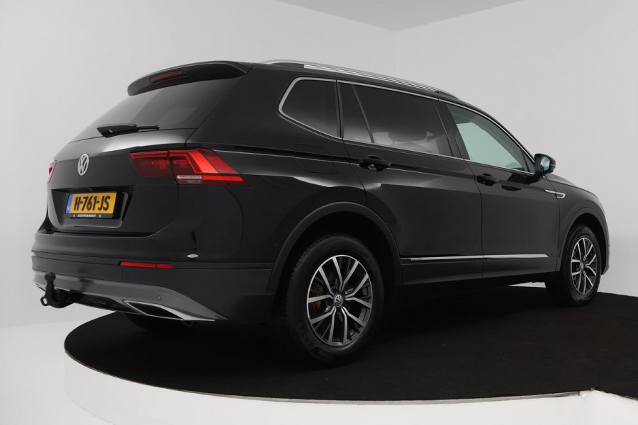 Volkswagen Tiguan Allspace 1.5 TSI Comfortline Business (PANORAMADAK, TREKHAAK, CAMERA, STOELVERWARMING, CARPLAY, CRUISE ADAPTIEF)