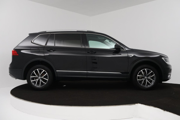 Volkswagen Tiguan Allspace 1.5 TSI Comfortline Business (PANORAMADAK, TREKHAAK, CAMERA, STOELVERWARMING, CARPLAY, CRUISE ADAPTIEF)