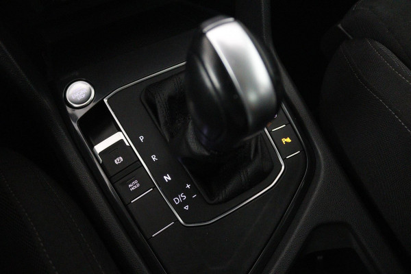 Volkswagen Tiguan Allspace 1.5 TSI Comfortline Business (PANORAMADAK, TREKHAAK, CAMERA, STOELVERWARMING, CARPLAY, CRUISE ADAPTIEF)
