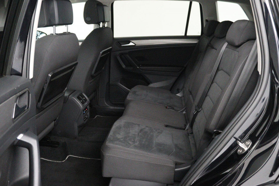 Volkswagen Tiguan Allspace 1.5 TSI Comfortline Business (PANORAMADAK, TREKHAAK, CAMERA, STOELVERWARMING, CARPLAY, CRUISE ADAPTIEF)