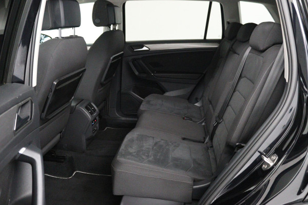 Volkswagen Tiguan Allspace 1.5 TSI Comfortline Business (PANORAMADAK, TREKHAAK, CAMERA, STOELVERWARMING, CARPLAY, CRUISE ADAPTIEF)
