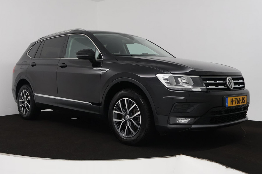 Volkswagen Tiguan Allspace 1.5 TSI Comfortline Business (PANORAMADAK, TREKHAAK, CAMERA, STOELVERWARMING, CARPLAY, CRUISE ADAPTIEF)