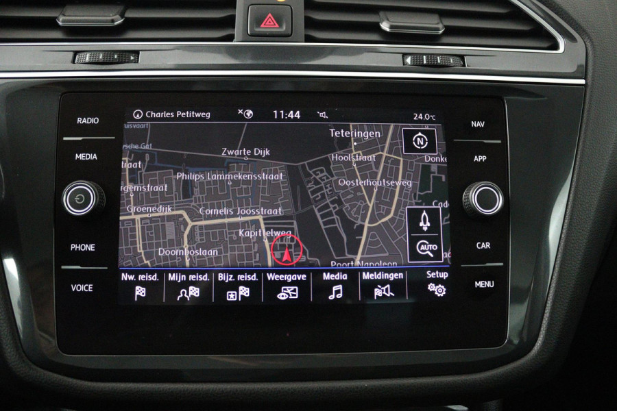 Volkswagen Tiguan Allspace 1.5 TSI Comfortline Business (PANORAMADAK, TREKHAAK, CAMERA, STOELVERWARMING, CARPLAY, CRUISE ADAPTIEF)
