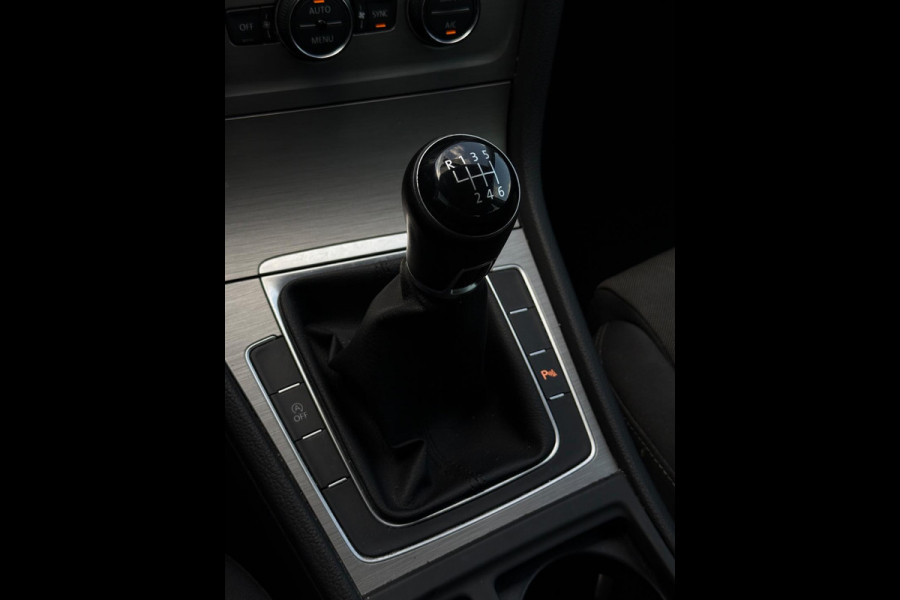 Volkswagen Golf 1.0 TSI CarPlay Camera LED