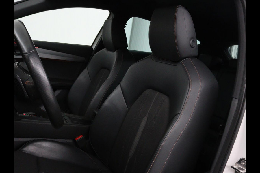 CUPRA Formentor 1.4 eHybrid | Stoel & Stuurverwarming | Camera | Adaptive cruise | Carplay | Full LED | Sfeerverlichting