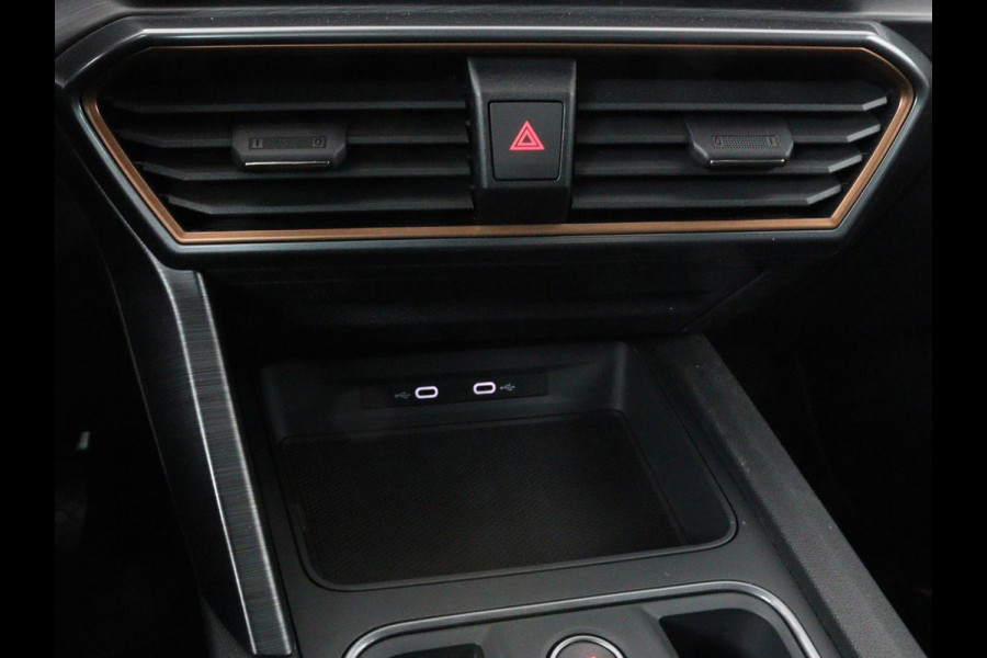 CUPRA Formentor 1.4 eHybrid | Stoel & Stuurverwarming | Camera | Adaptive cruise | Carplay | Full LED | Sfeerverlichting