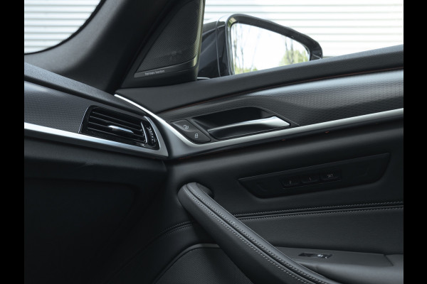 BMW 5 Serie 540i M-Sport Pro - Active Steering - Dak - Driving Ass Prof - Laserlight - Head-up
