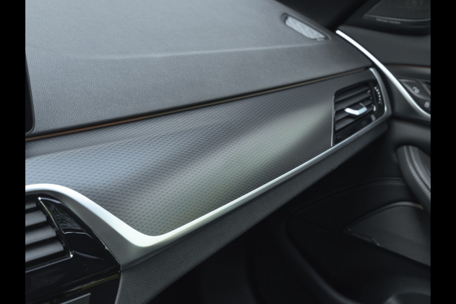 BMW 5 Serie 540i M-Sport Pro - Active Steering - Dak - Driving Ass Prof - Laserlight - Head-up