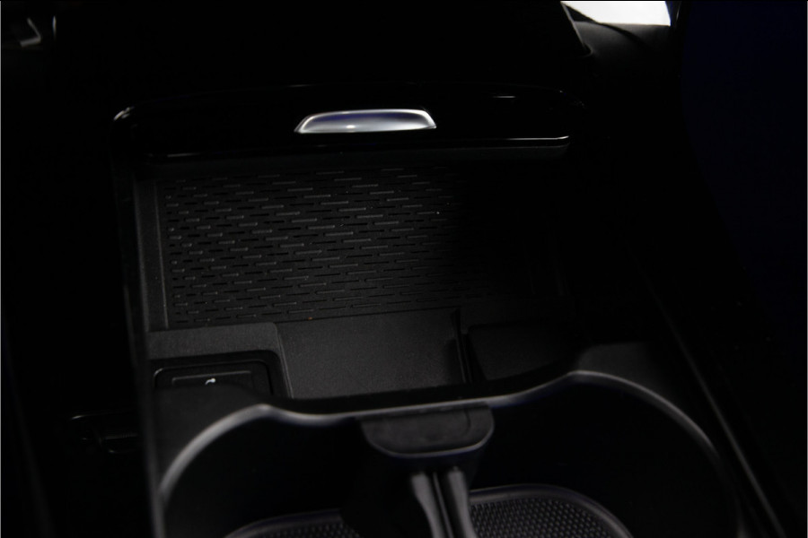 Mercedes-Benz CLA-Klasse 250 e AMG Facelift, Distronic, Trekhaak, Widescreen, Sfeerverlichting, Hybrid 2024