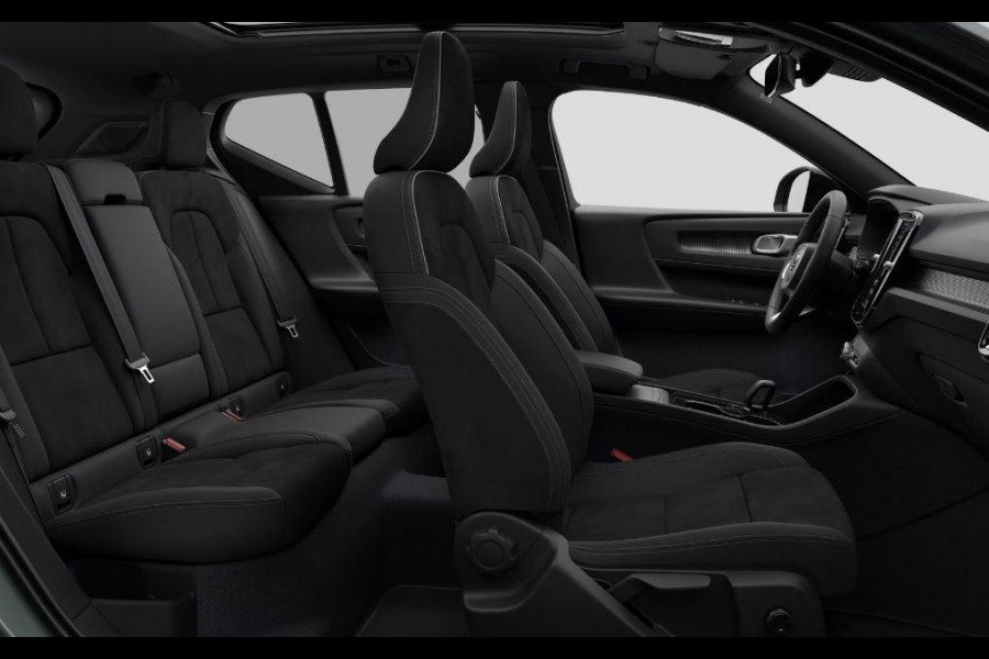 Volvo EX40 Single Motor Extended Range Plus 82 kWh / 360 camera / Dak in contrasterende kleur, Black Stone / Extra getint glas / Lounge-pakket