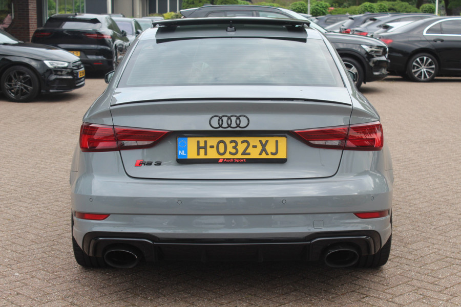 Audi RS3 Limousine 2.5 TFSI quattro / Full option! / Panoramadak / Camera / RS Seats / 19'' / Matrix LED / Virtual Cockpit / B&O / DAB / Audi Magnetic Ride / Navigatie / Stoelverwarming / ACC