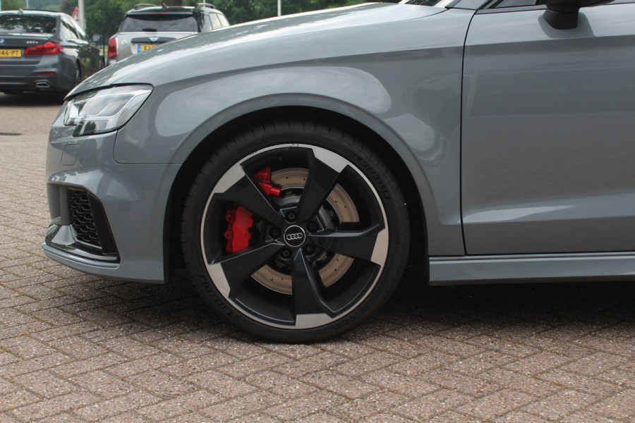 Audi RS3 Limousine 2.5 TFSI quattro / Full option! / Panoramadak / Camera / RS Seats / 19'' / Matrix LED / Virtual Cockpit / B&O / DAB / Audi Magnetic Ride / Navigatie / Stoelverwarming / ACC