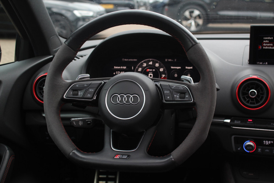 Audi RS3 Limousine 2.5 TFSI quattro / Full option! / Panoramadak / Camera / RS Seats / 19'' / Matrix LED / Virtual Cockpit / B&O / DAB / Audi Magnetic Ride / Navigatie / Stoelverwarming / ACC