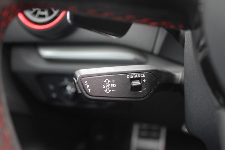Audi RS3 Limousine 2.5 TFSI quattro / Full option! / Panoramadak / Camera / RS Seats / 19'' / Matrix LED / Virtual Cockpit / B&O / DAB / Audi Magnetic Ride / Navigatie / Stoelverwarming / ACC