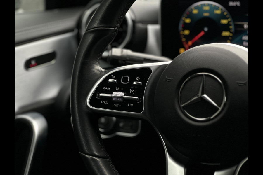 Mercedes-Benz CLA-Klasse 180 AUTOMAAT business solution, digitaal cocpit , nieuw model, NL auto met nationale auto pas