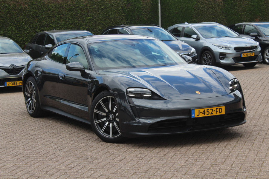 Porsche Taycan 4S Performance 84 kWh / SoH 90% / Panoramadak / Camera / Luchtvering / Achterasbesturing / 20'' / Bose / Sportchrono / ACC / Stuurverwarming / Warmtepomp / DAB / Stoelverwarming