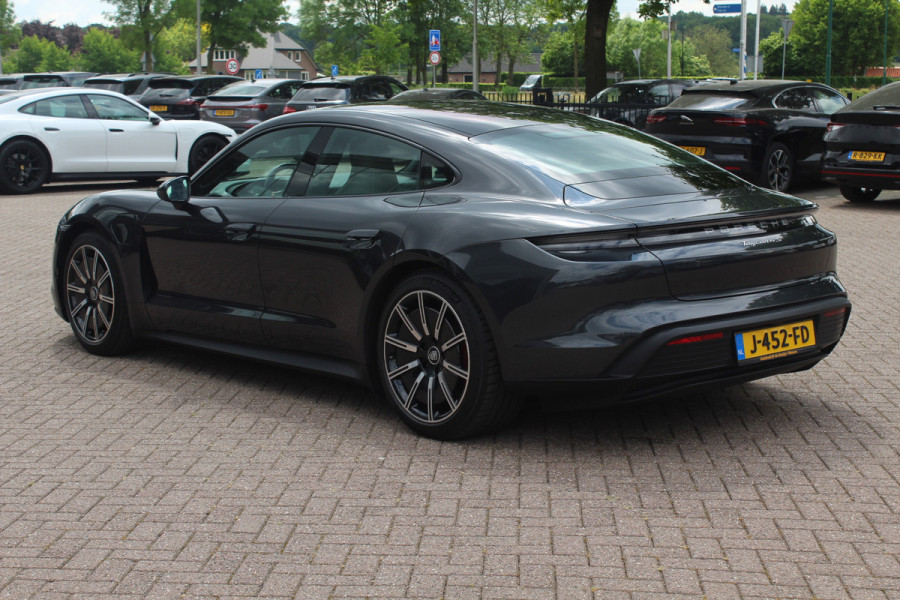 Porsche Taycan 4S Performance 84 kWh / SoH 90% / Panoramadak / Camera / Luchtvering / Achterasbesturing / 20'' / Bose / Sportchrono / ACC / Stuurverwarming / Warmtepomp / DAB / Stoelverwarming