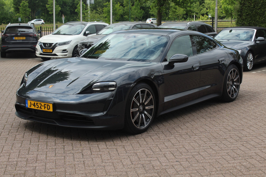 Porsche Taycan 4S Performance 84 kWh / SoH 90% / Panoramadak / Camera / Luchtvering / Achterasbesturing / 20'' / Bose / Sportchrono / ACC / Stuurverwarming / Warmtepomp / DAB / Stoelverwarming