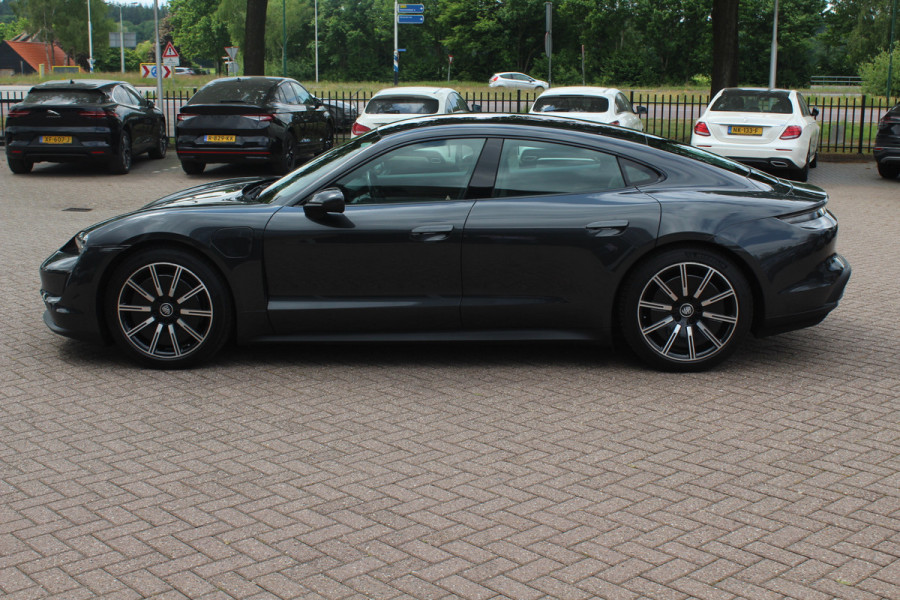 Porsche Taycan 4S Performance 84 kWh / SoH 90% / Panoramadak / Camera / Luchtvering / Achterasbesturing / 20'' / Bose / Sportchrono / ACC / Stuurverwarming / Warmtepomp / DAB / Stoelverwarming
