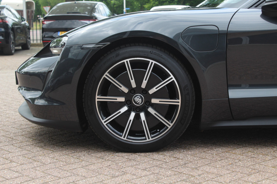 Porsche Taycan 4S Performance 84 kWh / SoH 90% / Panoramadak / Camera / Luchtvering / Achterasbesturing / 20'' / Bose / Sportchrono / ACC / Stuurverwarming / Warmtepomp / DAB / Stoelverwarming