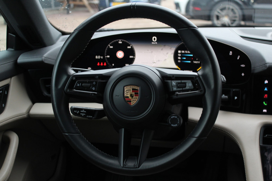 Porsche Taycan 4S Performance 84 kWh / SoH 90% / Panoramadak / Camera / Luchtvering / Achterasbesturing / 20'' / Bose / Sportchrono / ACC / Stuurverwarming / Warmtepomp / DAB / Stoelverwarming
