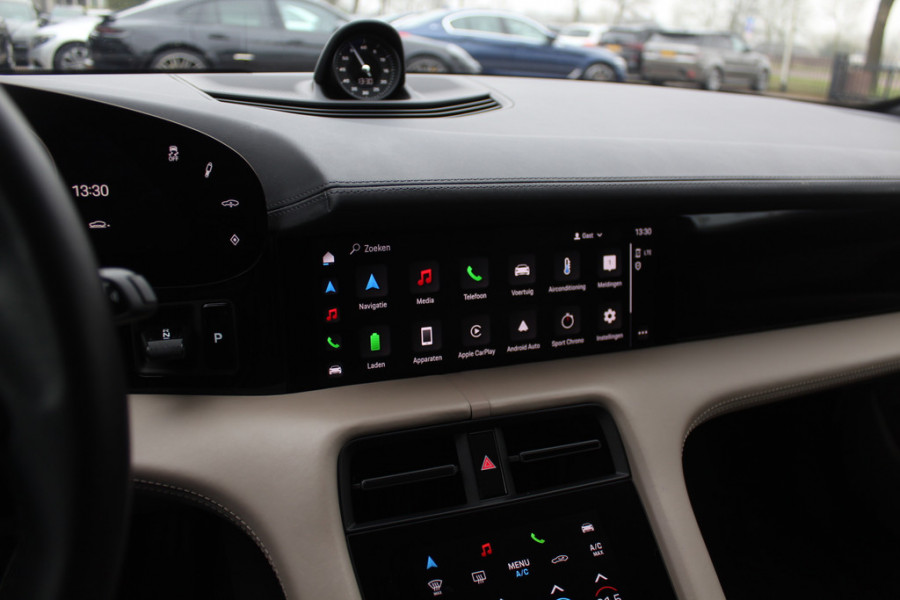 Porsche Taycan 4S Performance 84 kWh / SoH 90% / Panoramadak / Camera / Luchtvering / Achterasbesturing / 20'' / Bose / Sportchrono / ACC / Stuurverwarming / Warmtepomp / DAB / Stoelverwarming