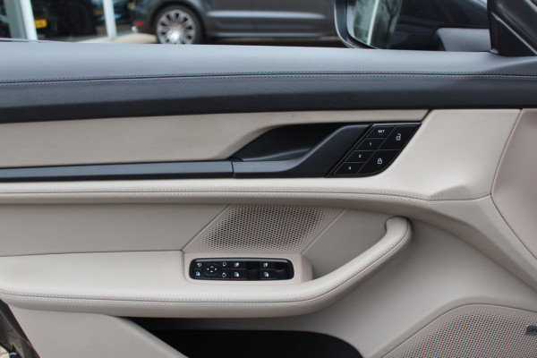 Porsche Taycan 4S Performance 84 kWh / SoH 90% / Panoramadak / Camera / Luchtvering / Achterasbesturing / 20'' / Bose / Sportchrono / ACC / Stuurverwarming / Warmtepomp / DAB / Stoelverwarming